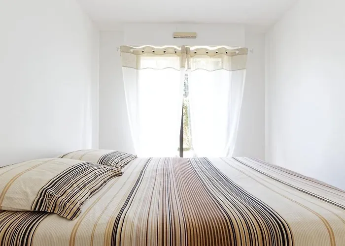 3 Pieces Avec Jardin A 5mn De La * דוביל